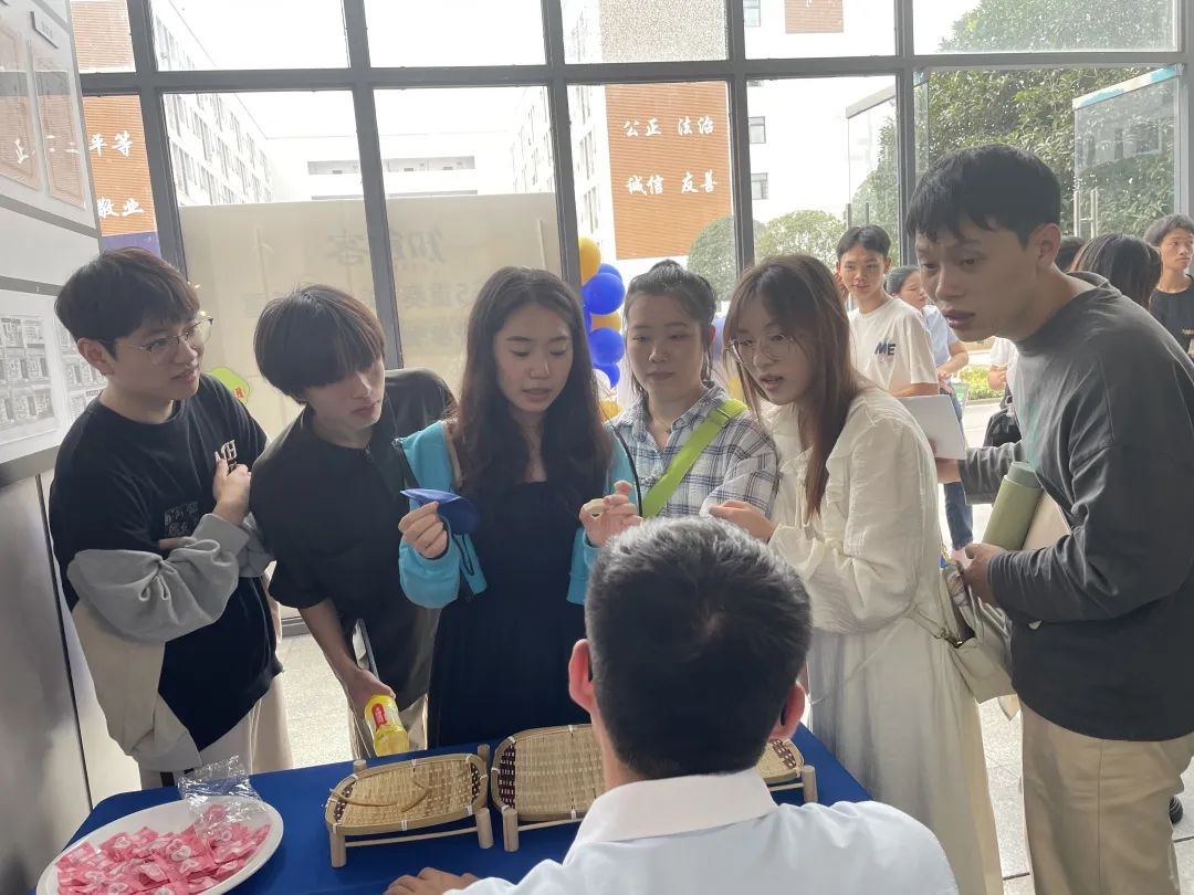 a95f62ae-477e-47b3-95cd-03434581f58d